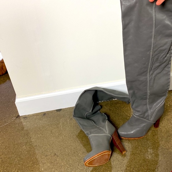 Gorgeous custom made zodiac thigh high grey leather boots - Picture 3 of 5